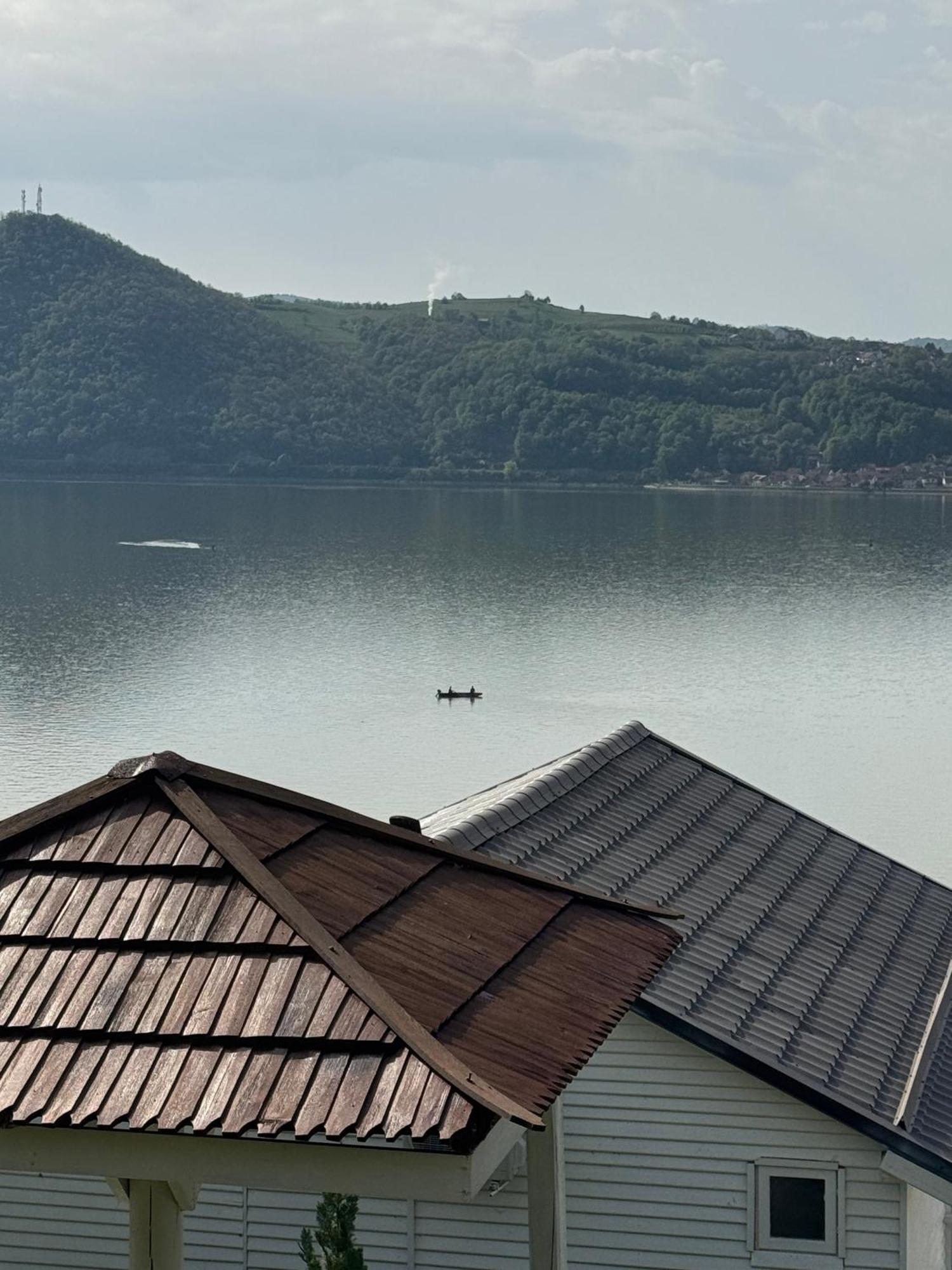 Dream Tricule Villa Svinita Exterior photo